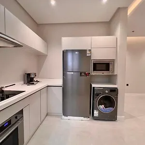 Modern B3 With Ac Near Boulevard And Airport شقة